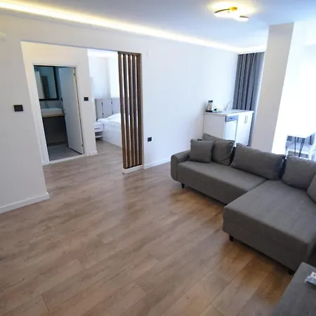 Golden Life Aparthotel