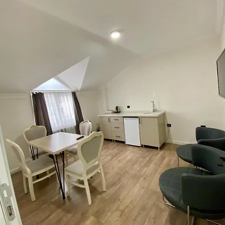 Golden Life Aparthotel