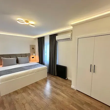Aparthotel Golden Life *