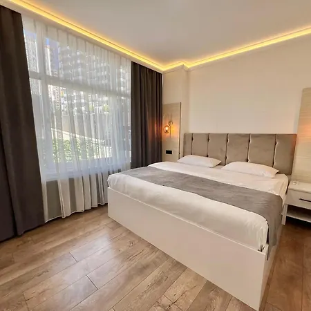 Golden Life Apart Otel